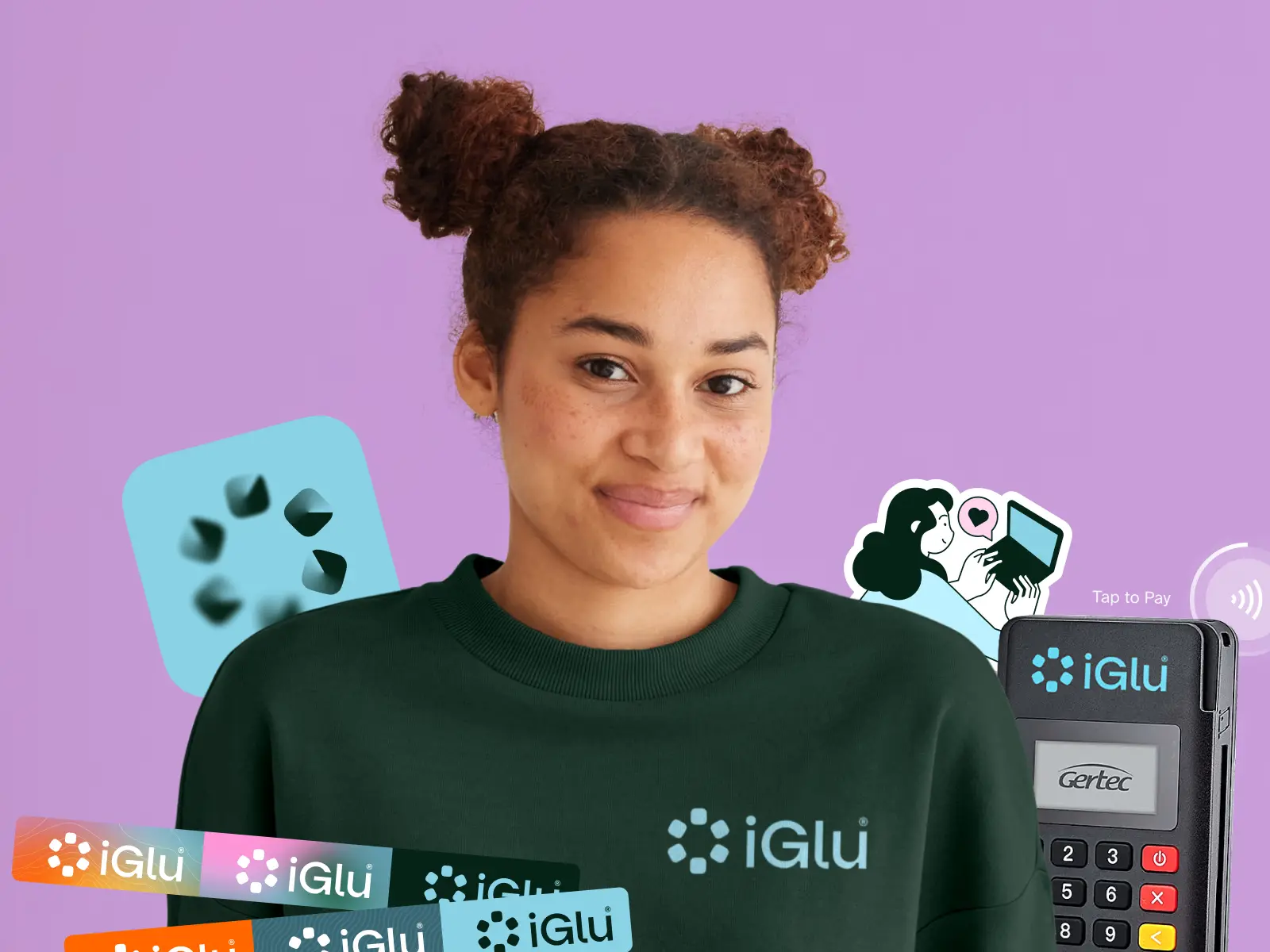Pessoa vestindo camiseta iGlu com maquininha de pagamento